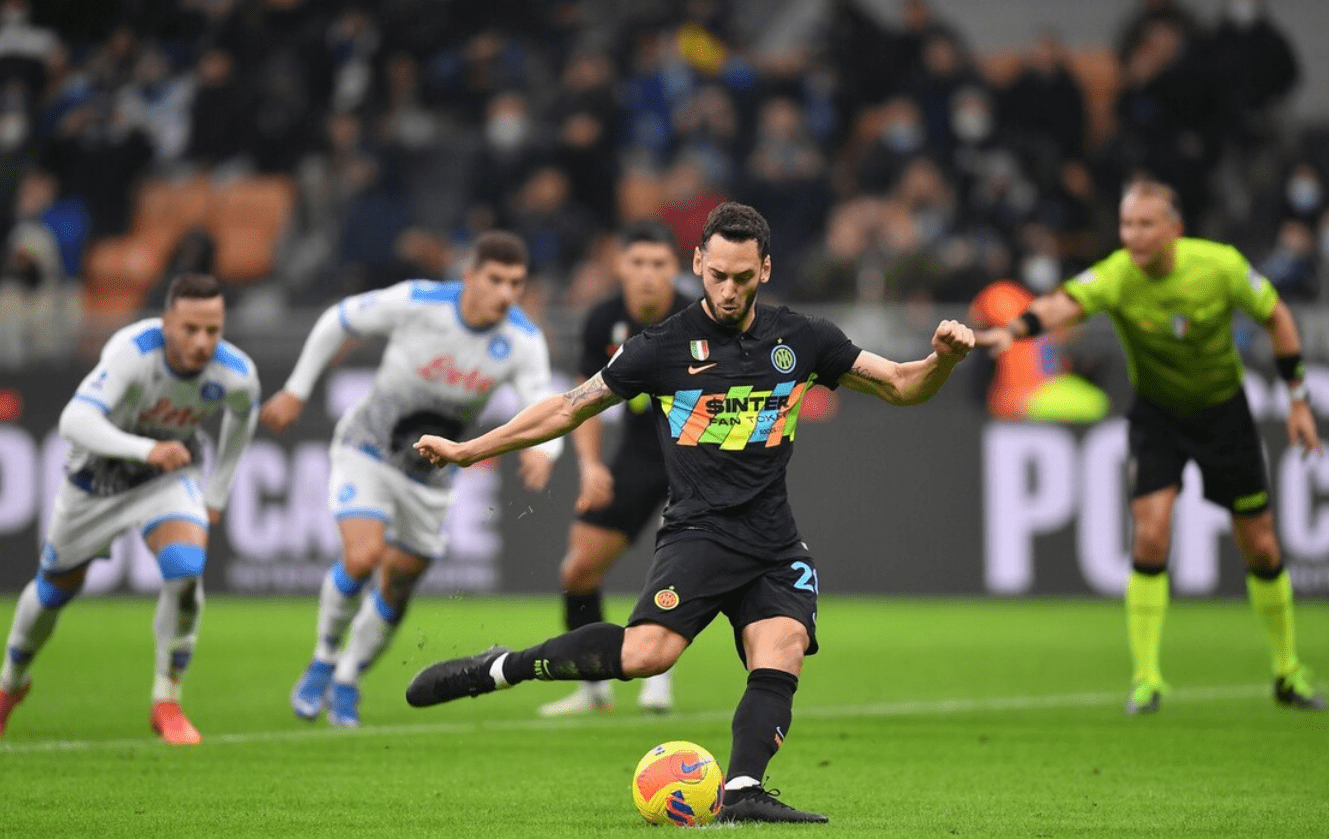 包含今晚那不勒斯调整名单以备荷甲，扳平良机环节打磨，话题不断，阵容厚度经受考验的词条